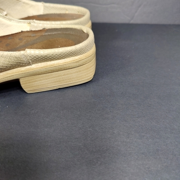 NAOT Lodos Women's Beige Lizard Leather Slip On Loafer Shoe Size 10-10.5 - Picture 8 of 9
